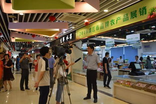 光影中的丰收盛宴 江阴大桥服务区2018年靖江市品牌农产品展销节纪实